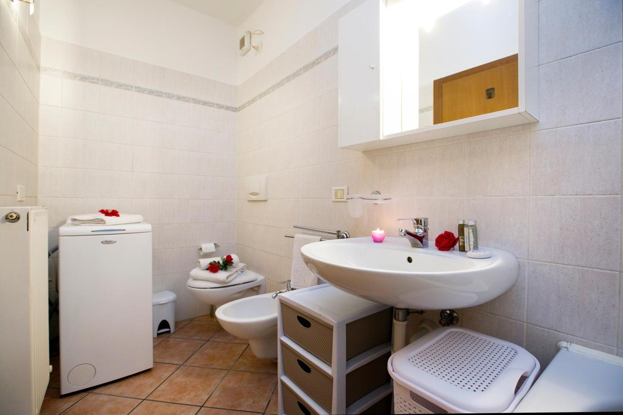 Appartamento Centro Storico Riva 2 - Happy Rentals Exterior foto